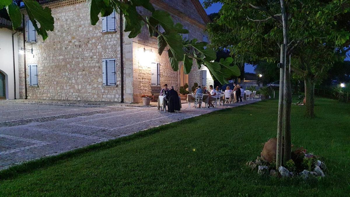 I Casali Di Colle Monte San Giuliano di Puglia Exterior foto